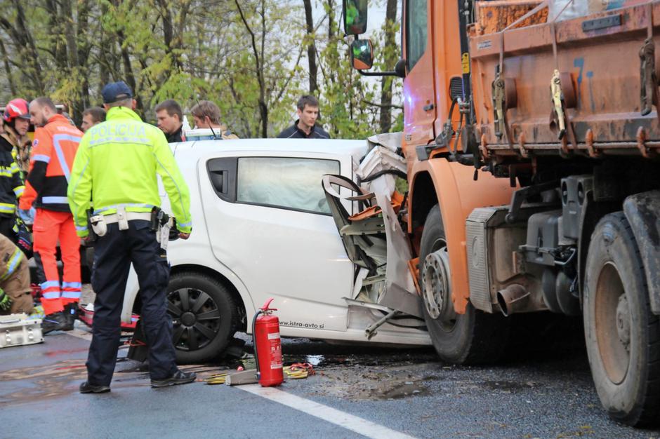 Smrtna prometna nesreča pri Obrovu | Avtor: Danijel Cek/Primorske novice