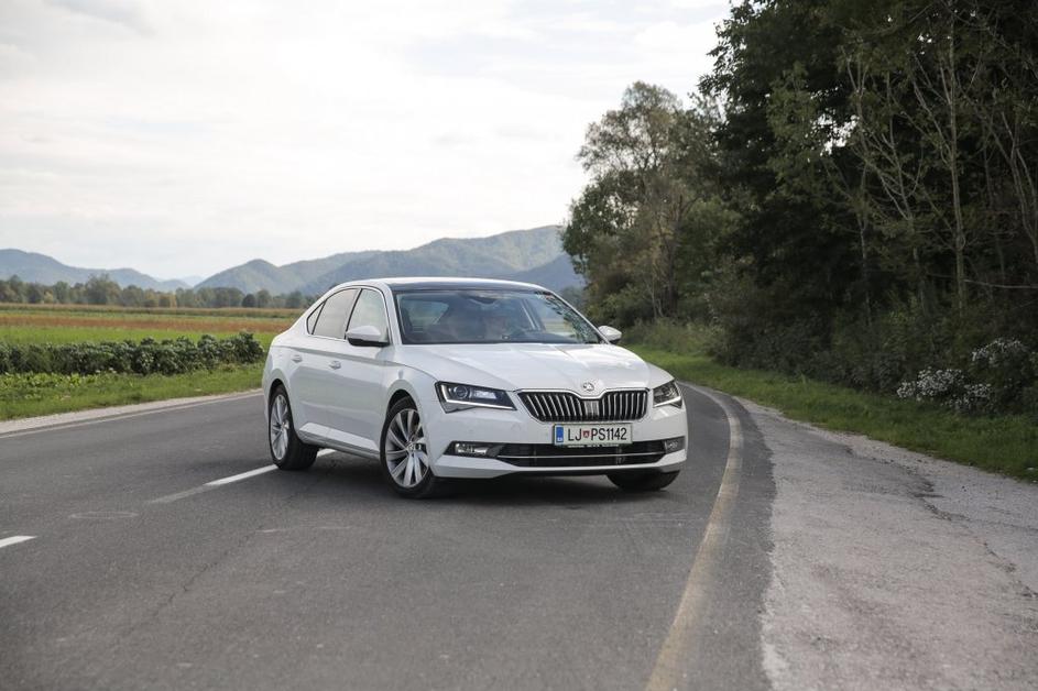 Škoda superb limuzina