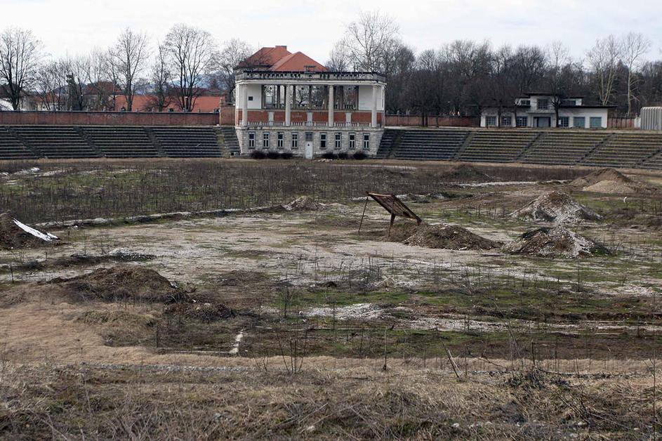 Za Bežigradom se je Slovenija pred desetimi leti prvič uvrstila na evropsko prve