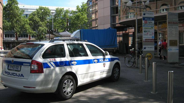 Policija je Infond Holding pregledovala že junija. (Foto: Barbara Leskovar)