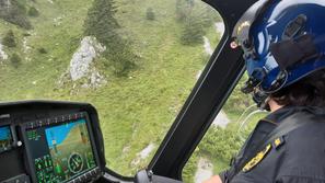 Policija helikopter reševanje gore nesreča planinec