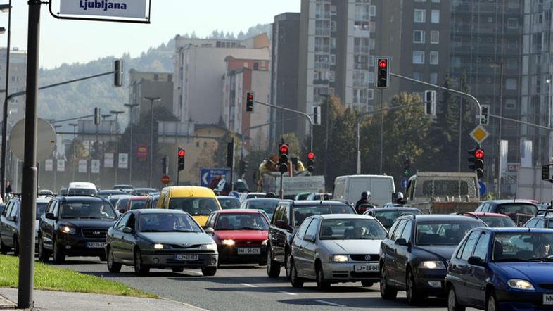 V Ljubljani bodo uvedli takse za vstop avtomobilov v mesto, če z drugimi ukrepi 