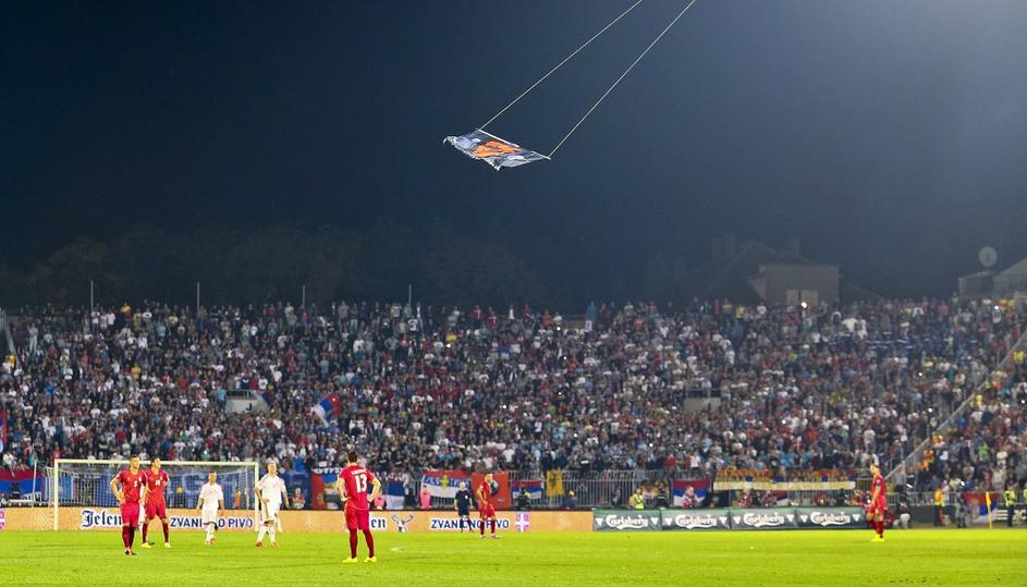 zračno plovilo dron velikoalbanska zastava stadion JNA Beograd Srbija Albanija k