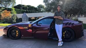 Ronaldo in ferrari