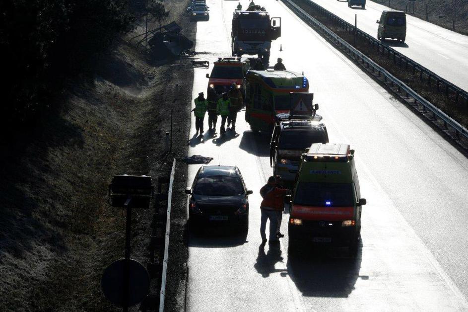 Nesreča na gorenjski avtocesti.