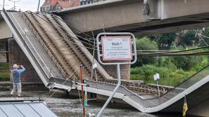 porušen most čez reko Laba v Dresdnu