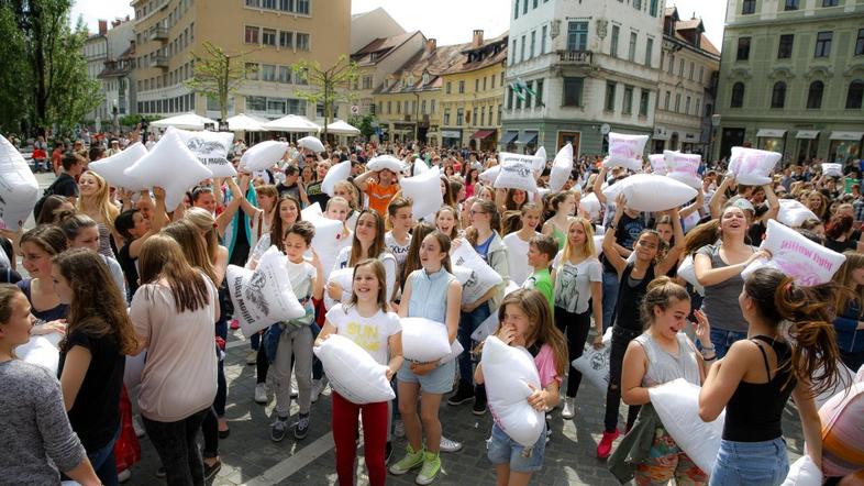 pillow fight