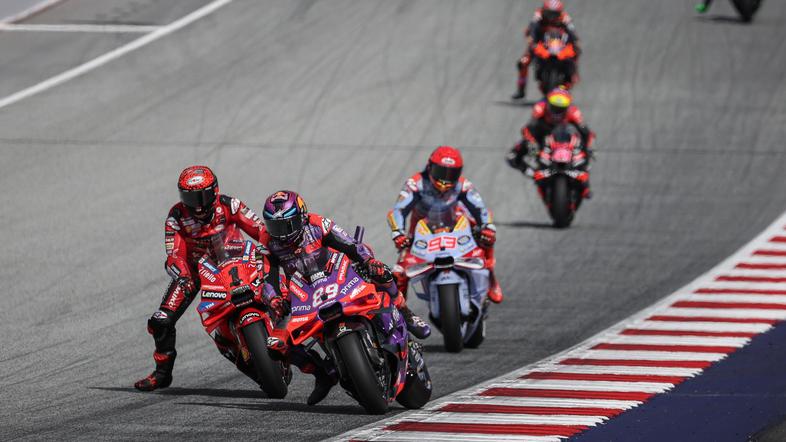 Francesco Bagnaia in Jorge Martin