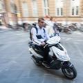 moped skuter čelada motorist skuterist