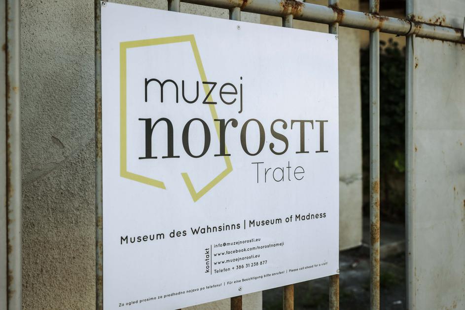 muzej norosti Trate grad Cmurek