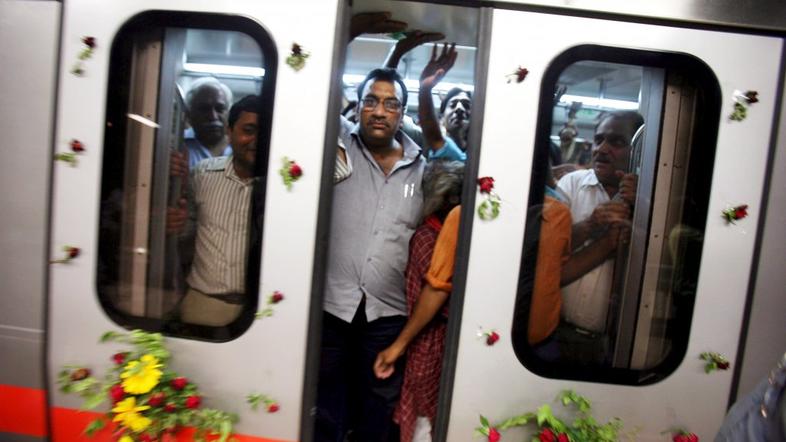 Potniki indijske podzemne železnice.
