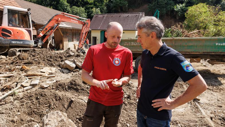 obisk predsednika vlade Roberta Goloba v Strugah pri Lučah poplave