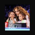 Jennifer Lopez, Emma, Max