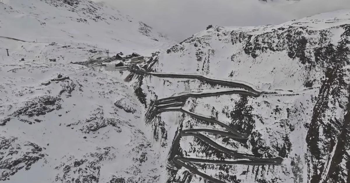 A causa della neve, nessuna salita al passo iconico