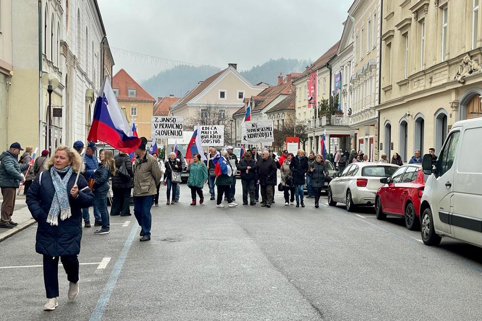 Protesti Janez Janša Celje sodišče sodstvo