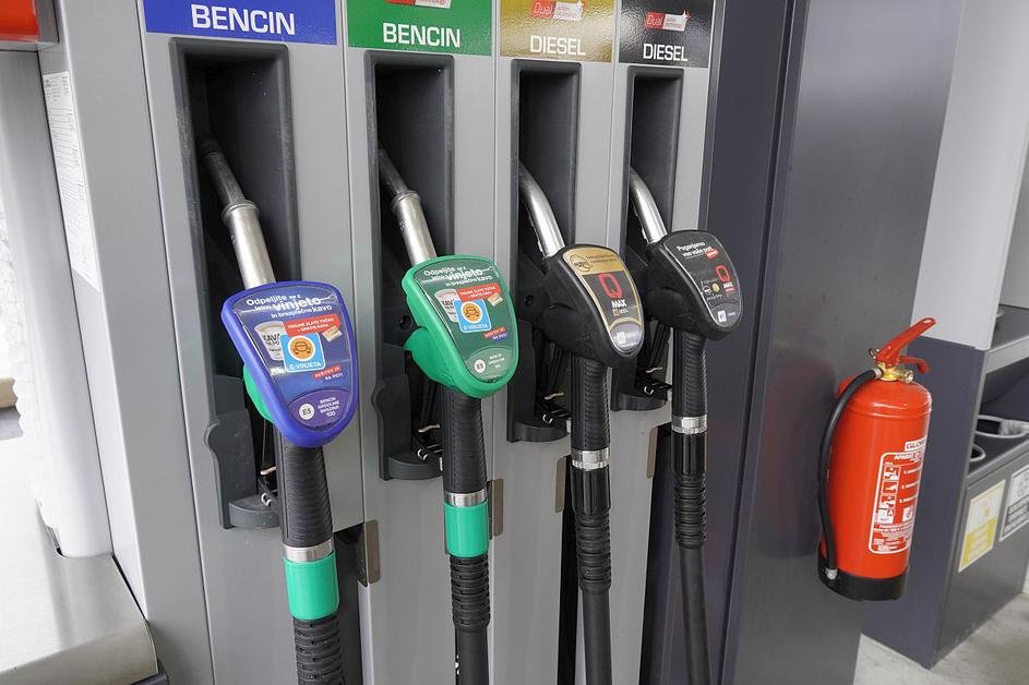 Petrol bencinski servis Barje