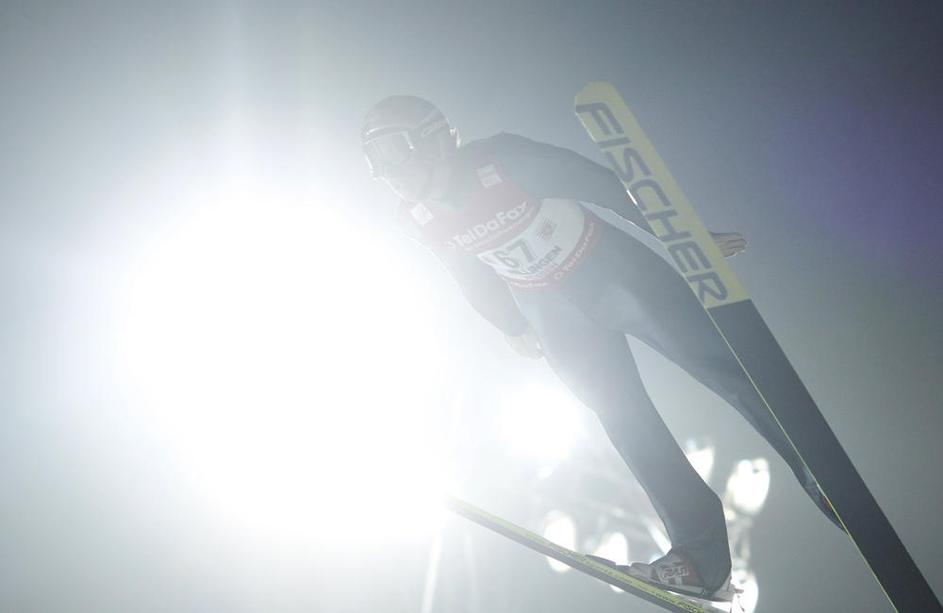 Tekma je potekala v znamenju goste megle. (Foto: Reuters)