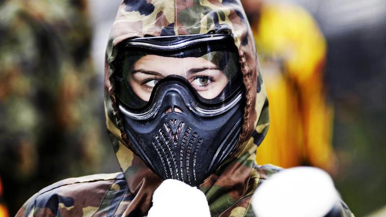 Čas za paintball akcijo je tudi pozimi. (Foto: Shutterstock)