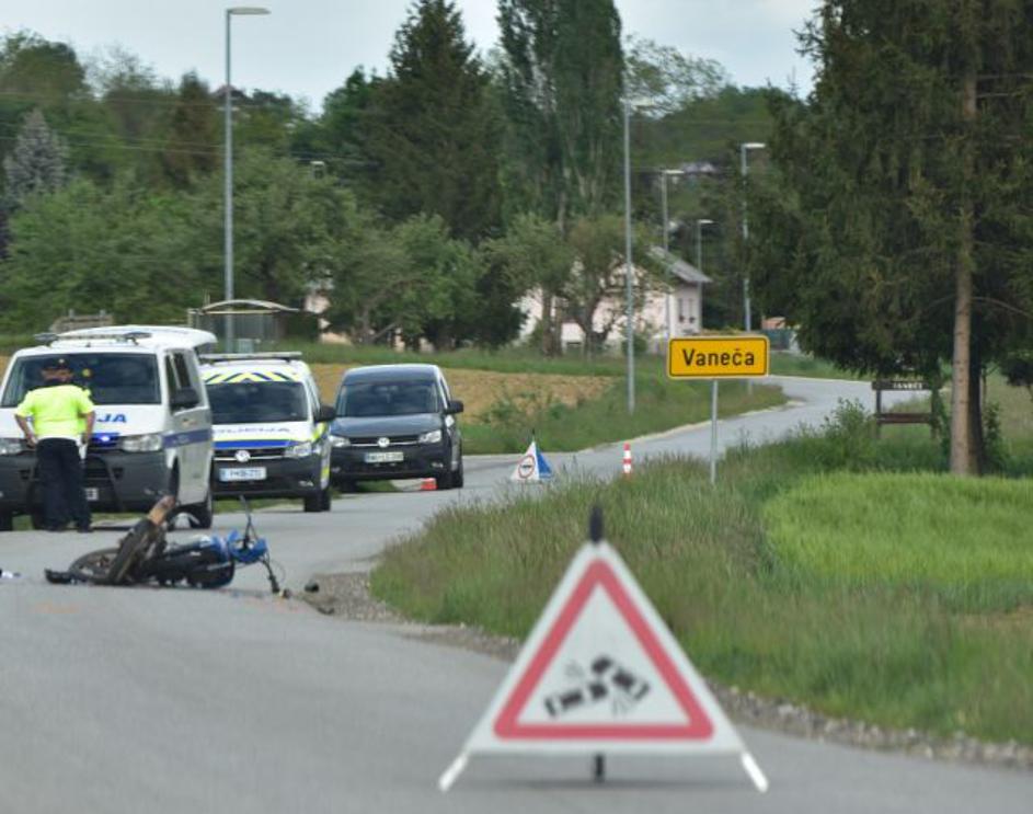 Prometna nesreča mopedista in motorista