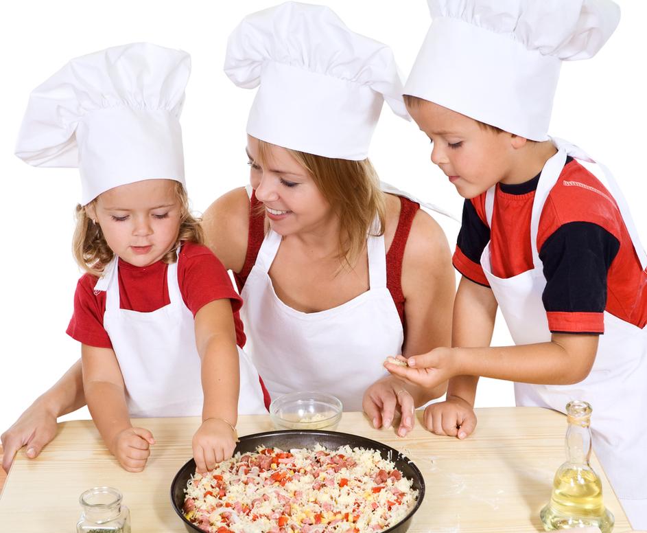 družina, peka, pizza, deček, deklica, mama