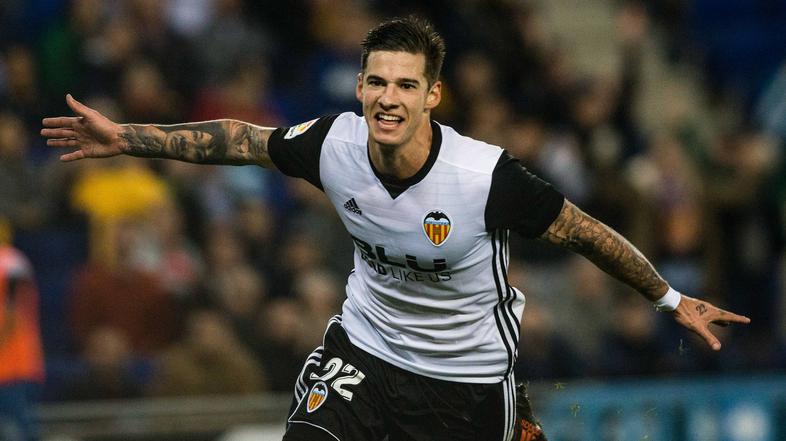 Santi Mina