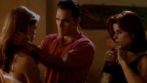 Neve Campbell, Denise Richards in Matt Dillon v filmu Divja igra