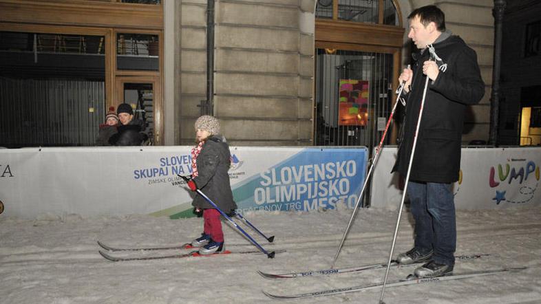 Sneg za male in velike. (Foto: Žurnal24)