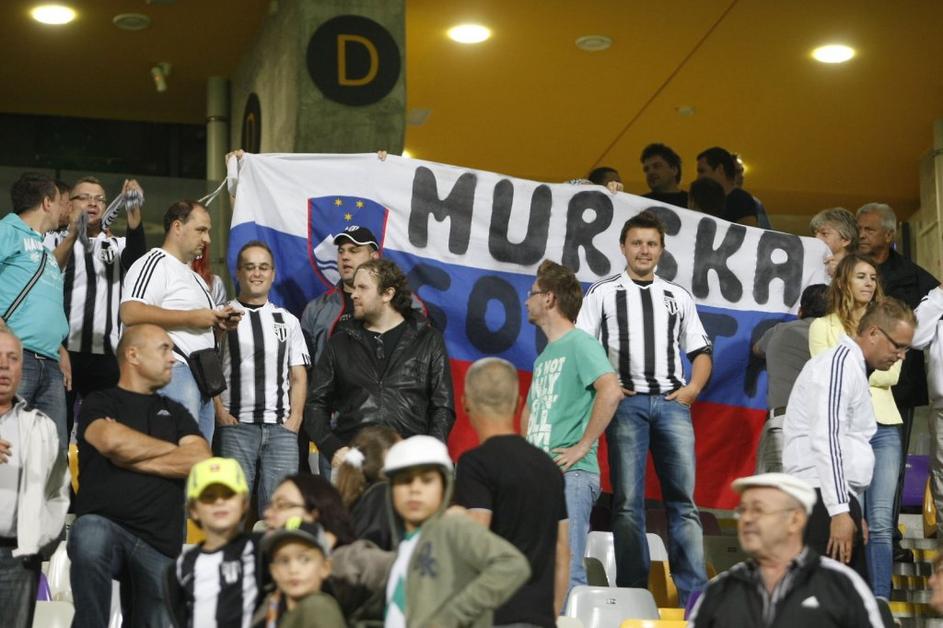 Mura 05 Arsenal Kijev navijači navijač