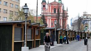 Del prazničnega vzdušja bodo tudi prodajne stojnice in hišice. Trgovskih in gost