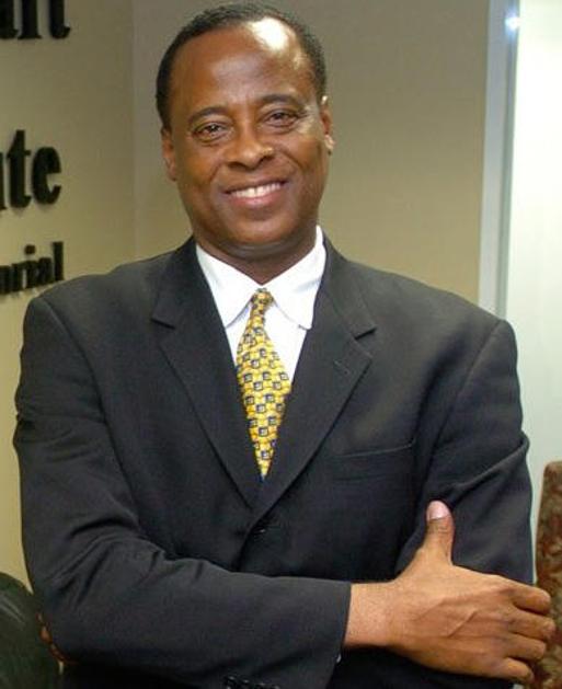 Dr. Conrad Murray je bil z Michaelom v njegovih zadnjih urah življenja in zato j