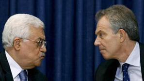 Mirovni posrednik na Bližnjem vzhodu Tony Blair (na sliki desno) ne bo predsedov