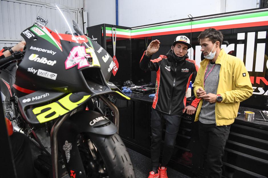 Aleix Espargaro in Primož Roglič leta 2021 | Avtor: Profimedia