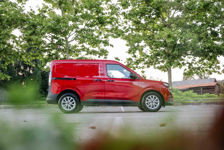 Ford Transit Courier | Avtor: Saša Despot