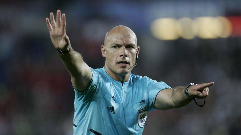 Antijunak dokumentarca – britanski nogometni sodnik Howard Webb, ki so ga Poljak