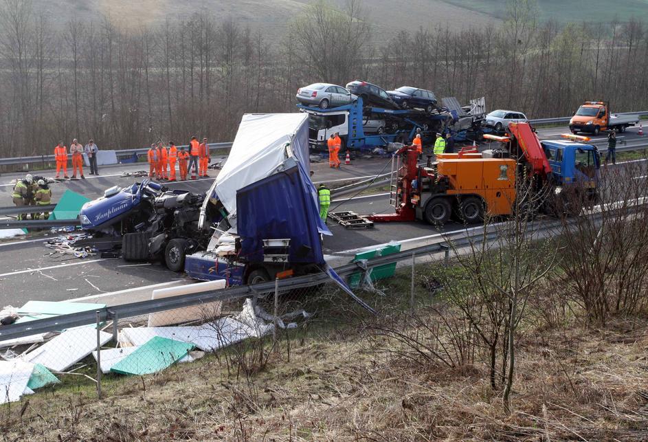 Nesreča tovornjakov na avtocesti Maribor - Šentilj