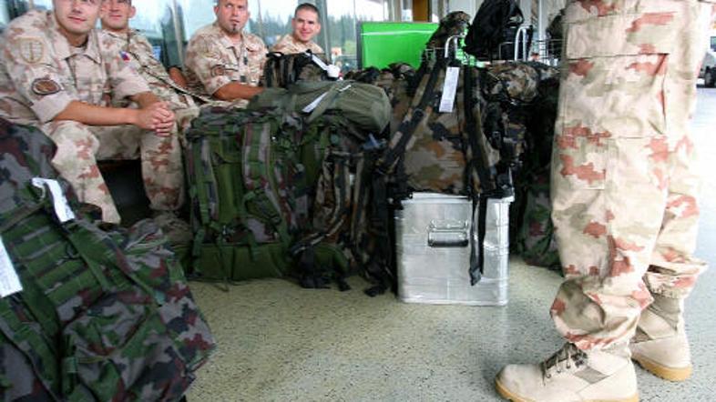 Majda Širca ne želi, da slovenski vojaki odpotujejo v Afganistan.