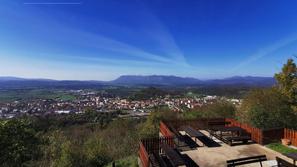 Koča Mladika nad Postojno