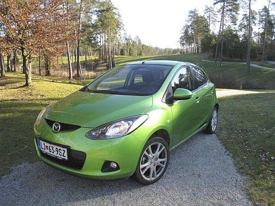 Lani si je laskavi naslov priborila mazda2, leta 2007 je to postal lexus LS460, 