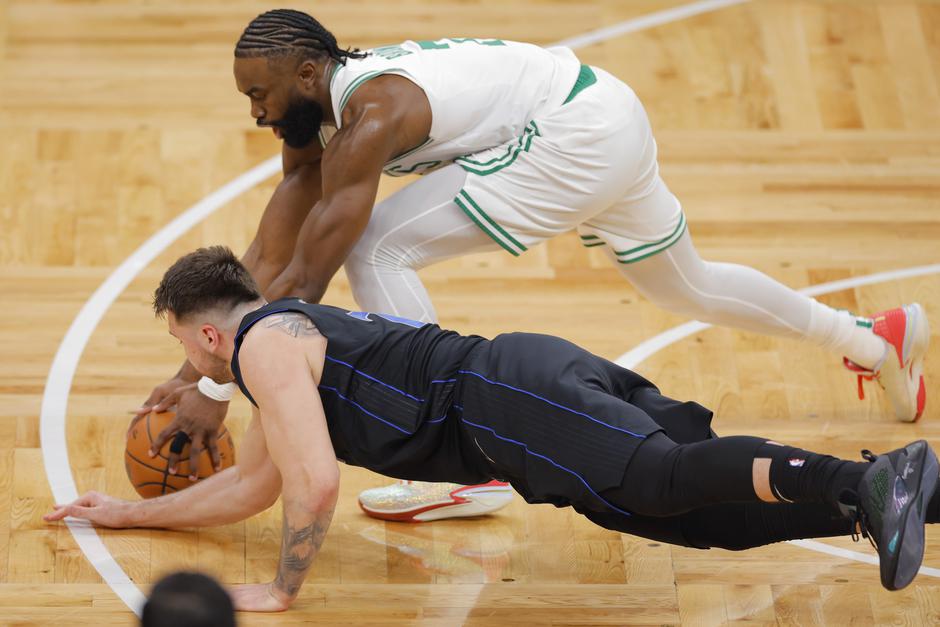 NBA finale 2024 dallas boston luka dončić prva tekma | Avtor: Epa