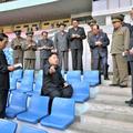 Kim Jong Un na stadionu 