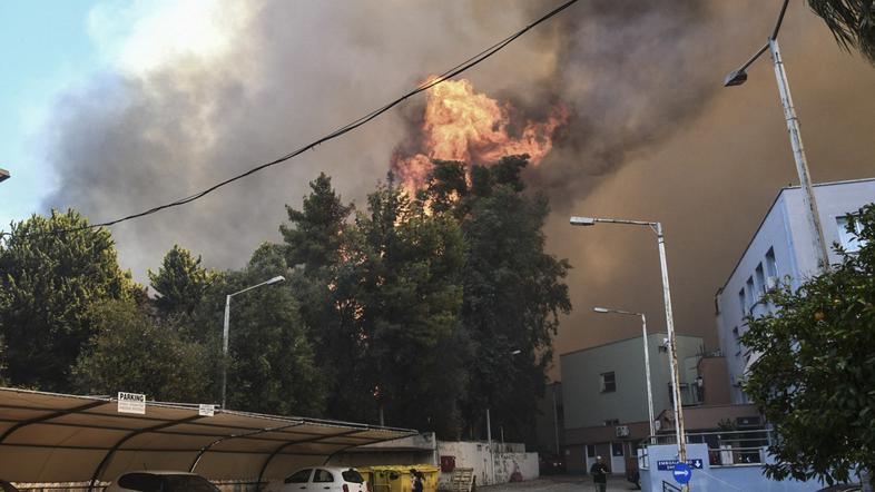 požar Patras Grčija