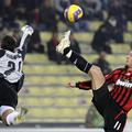 Alberto Gilardino (Milan) je v zadnji minuti premagal našega vratarja Samirja Ha