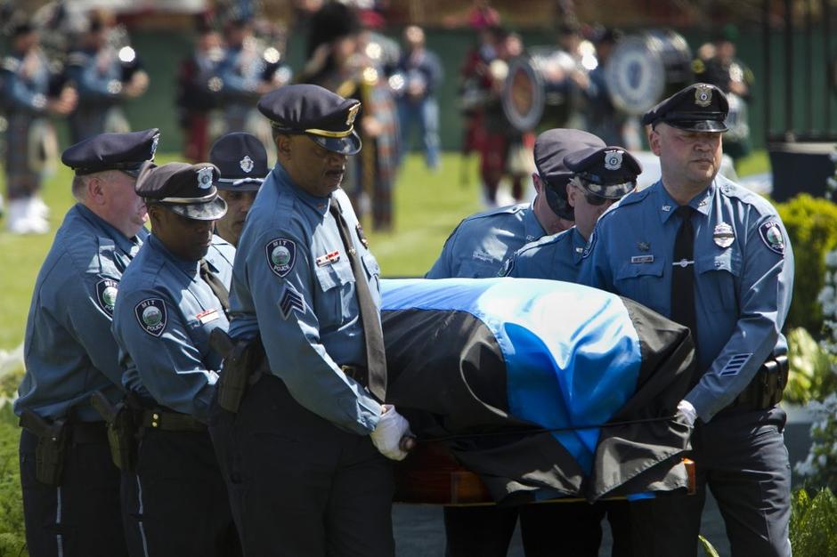 Pogreb policista | Avtor: EPA