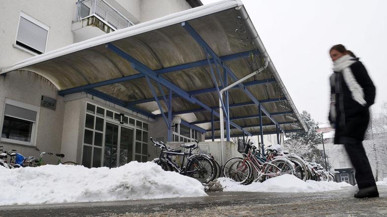 Po pravilih morajo v študentskih domovih dežurati vsi razen bolnikov, invalidov,