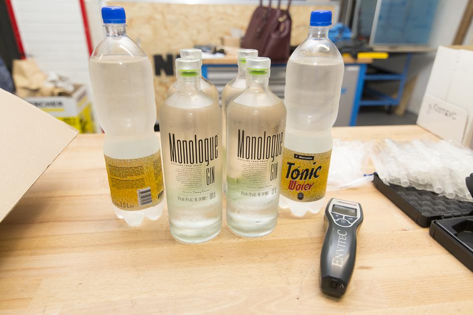 Neznanstveni eksperiment članov revije Avtofokus o vplivu vožnje pod vplivom alkohola.