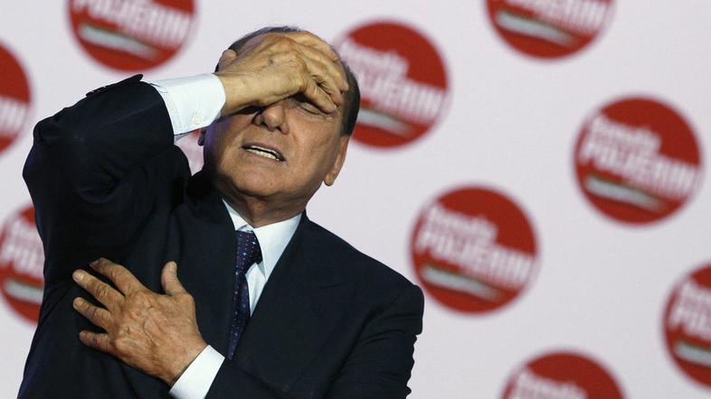 Berlusconija preiskujejo zaradi obtožb o zlorabi pooblastil v povezavi z mladole