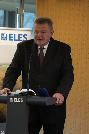 Aleksander Mervar, Eles