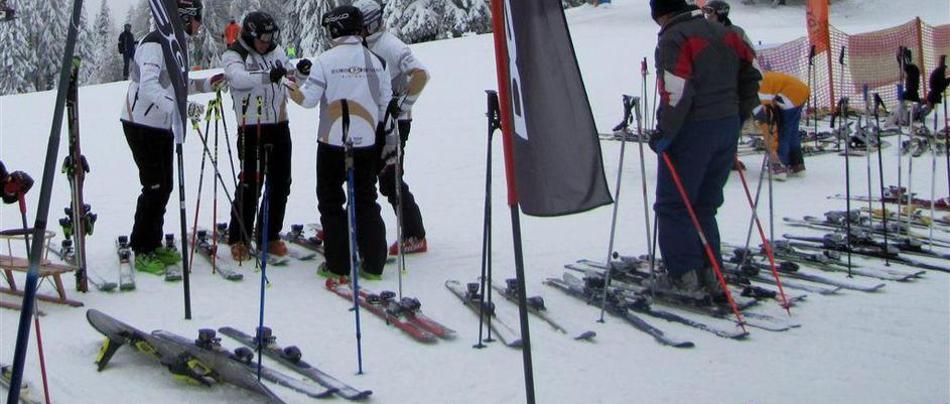 smučarji na smučišču Cerkno