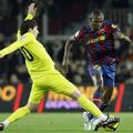 Eric Abidal (desno) bo počival dva meseca. (Foto: Reuters)