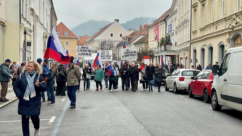 Protesti Janez Janša Celje sodišče sodstvo